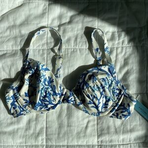 NWT Antonio Melani Blue & White Coral Bikini Top - M